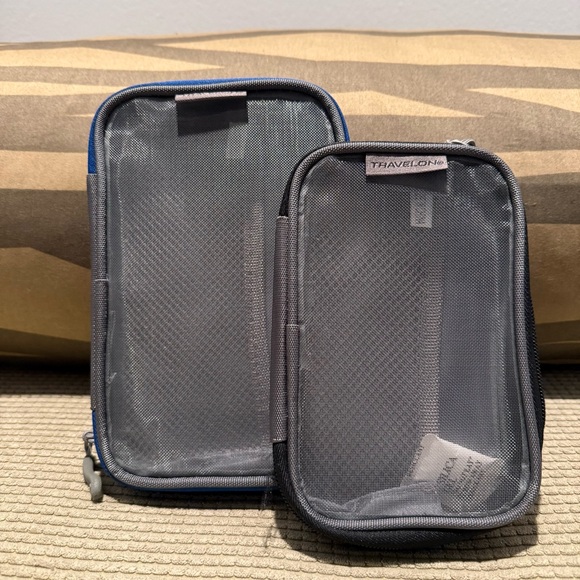 Travelon- set of 2 accessory packing squares - Picture 2 of 9